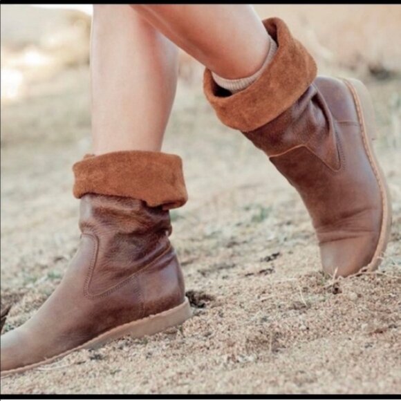 Roots genuine leather Tribe Boots - Picture 1 of 6